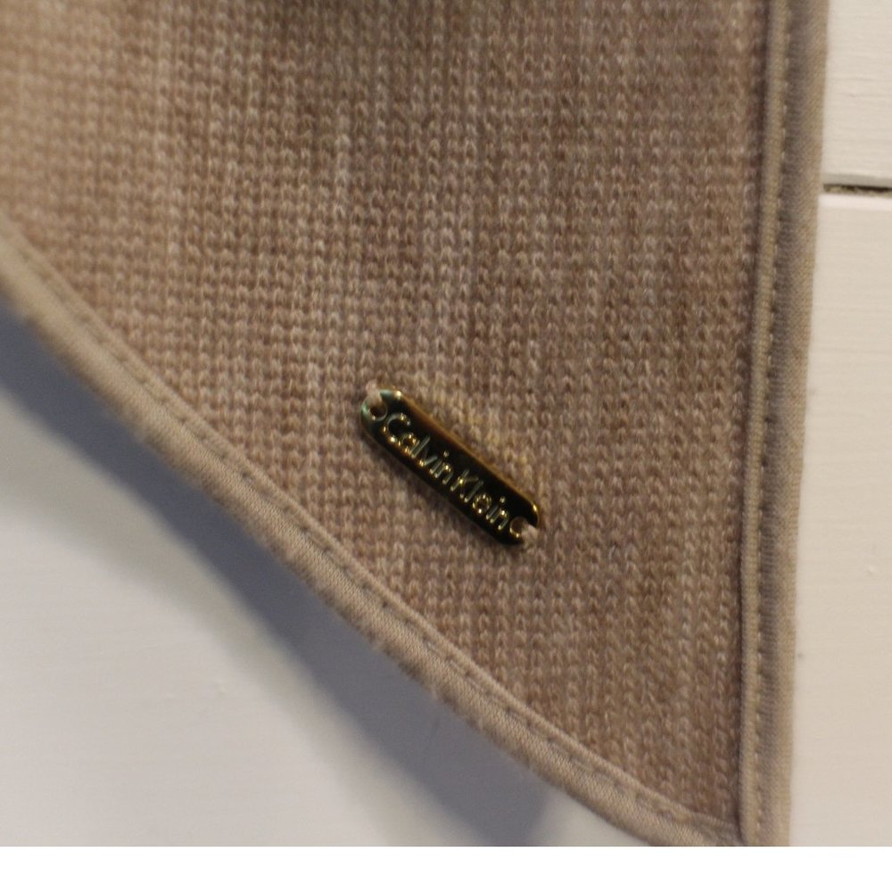Dark Academia Calvin Klein Knit Scarf Wrap Tan and Cream Dark Academia - Picture 4 of 4